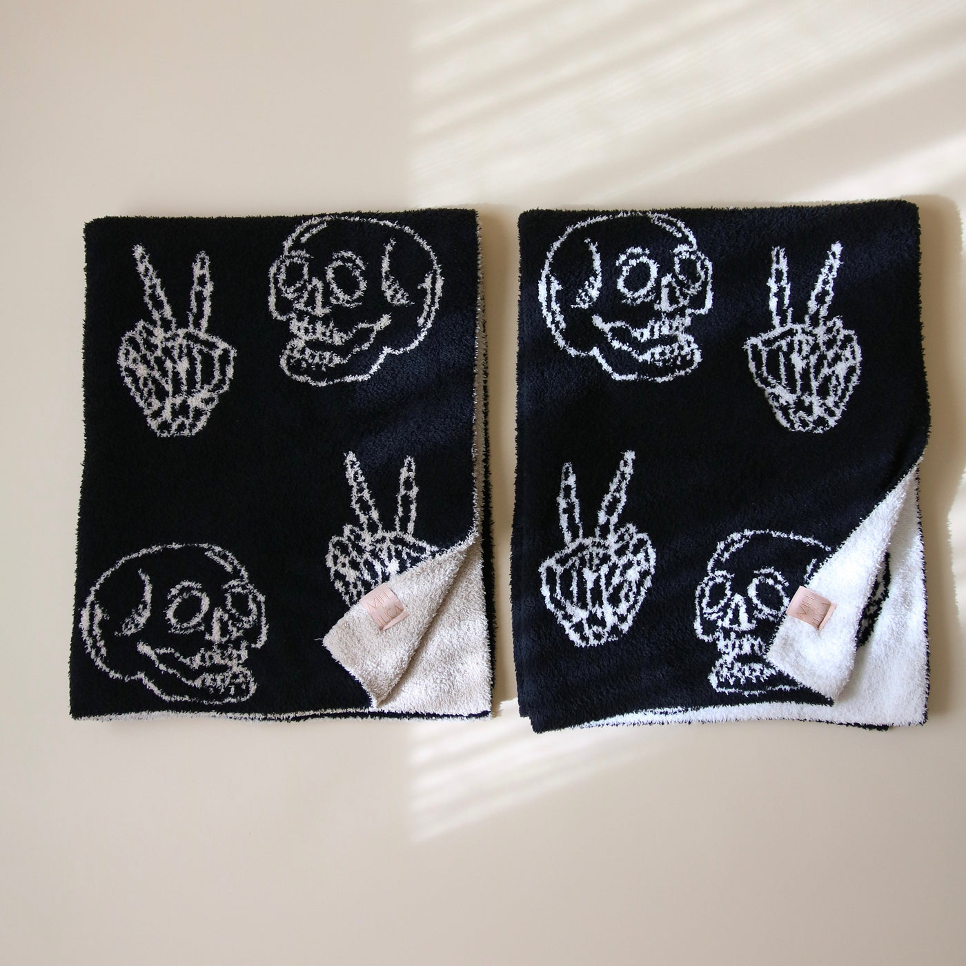 Skull & Peace Signs | Plush Blanket